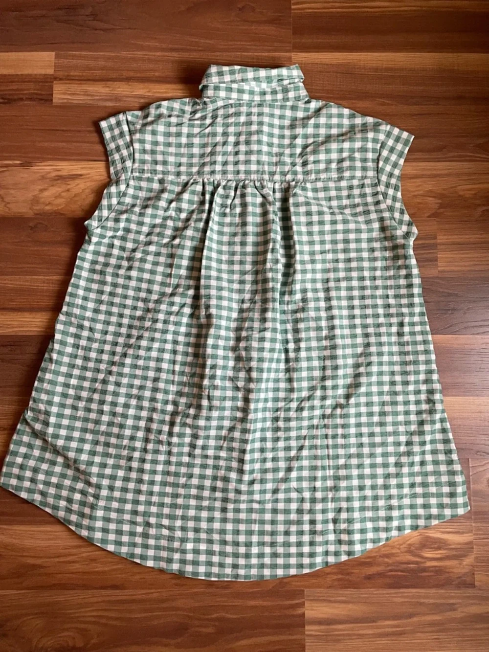 Green Gingham Sleeveless Collared Blouse | Flowy Button Front Top | Size S - Picture 6 of 6